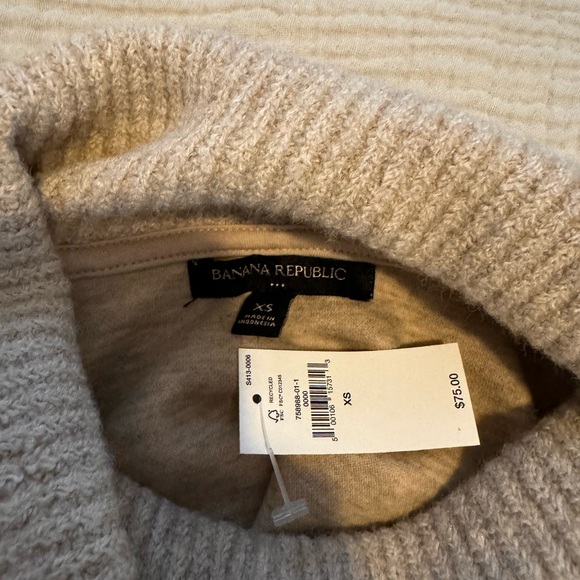 Banana Republic sweater NWT - Picture 3 of 3